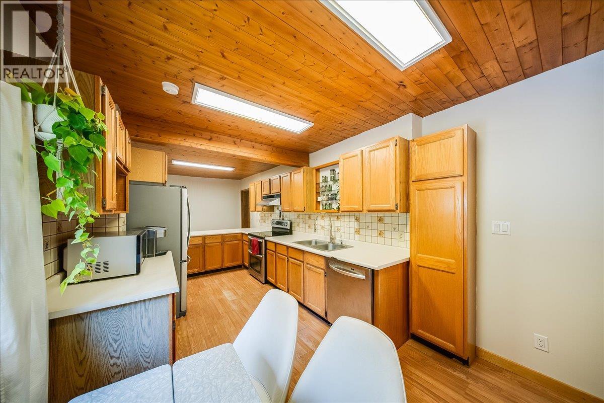 2280 Old Salmo Road - 14