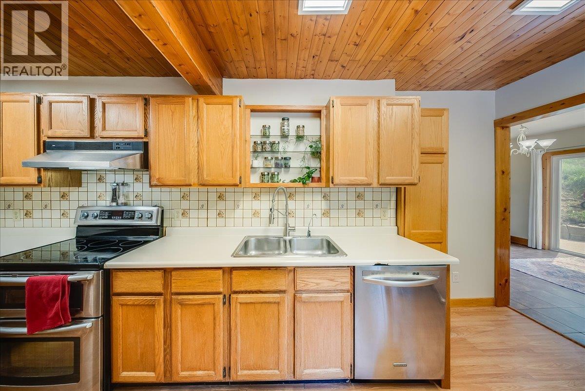 2280 Old Salmo Road - 12
