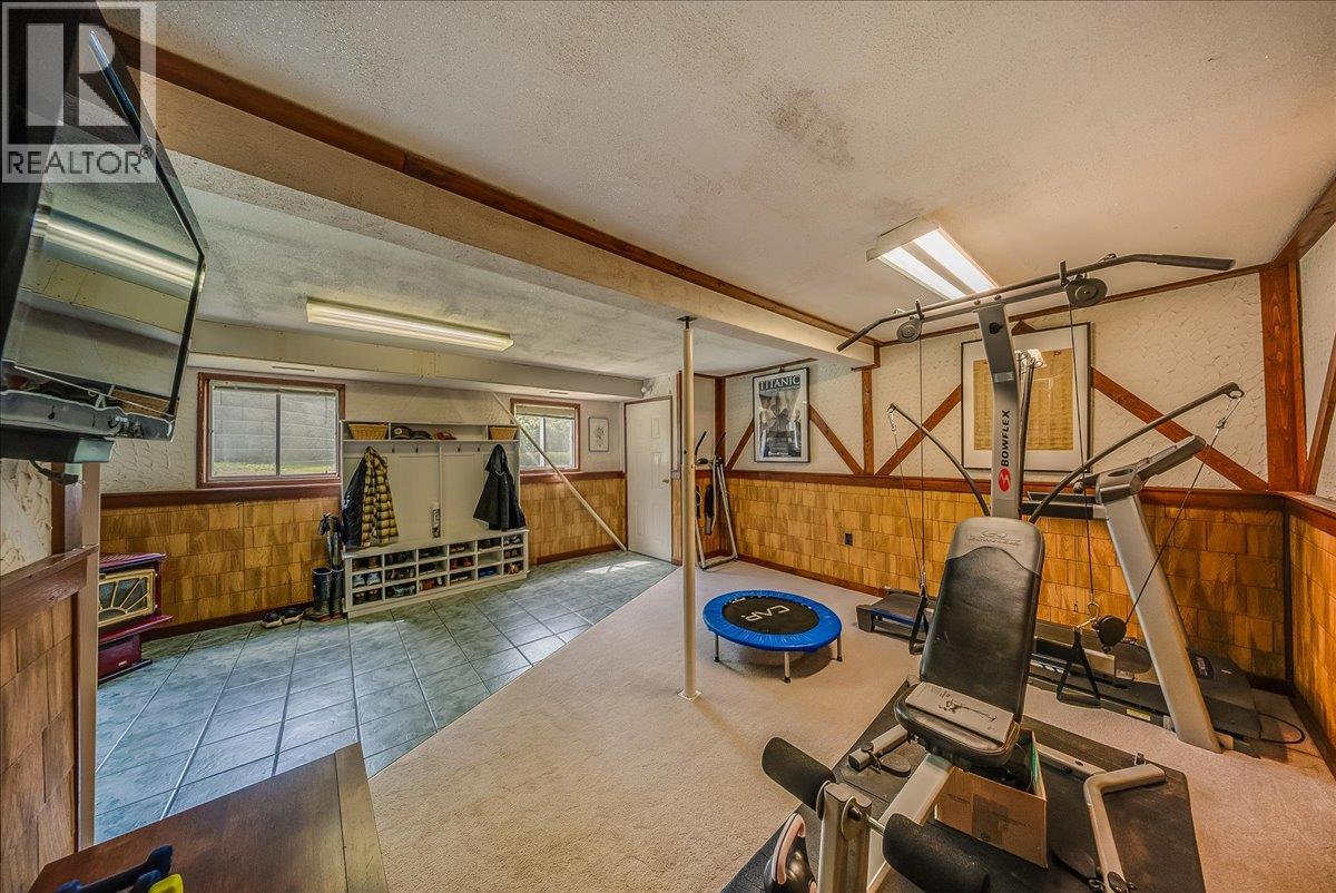 2280 Old Salmo Road - 34