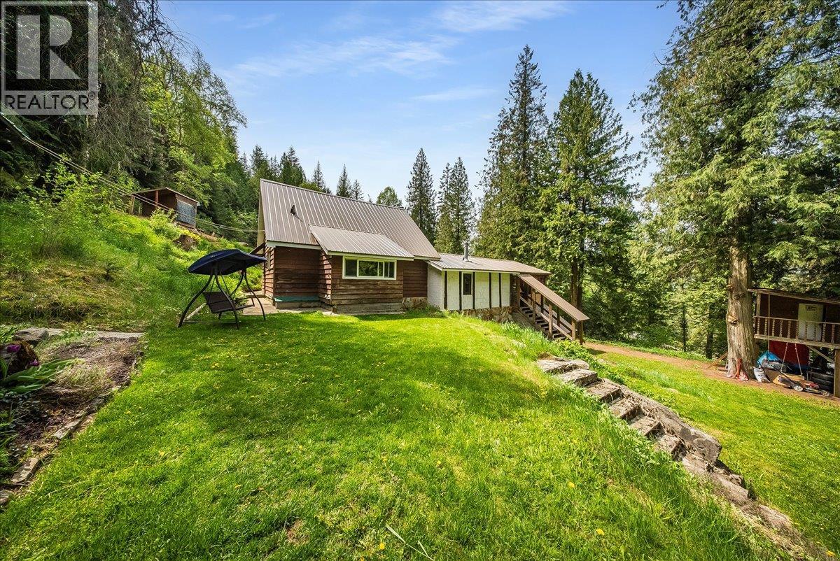 2280 Old Salmo Road - 48