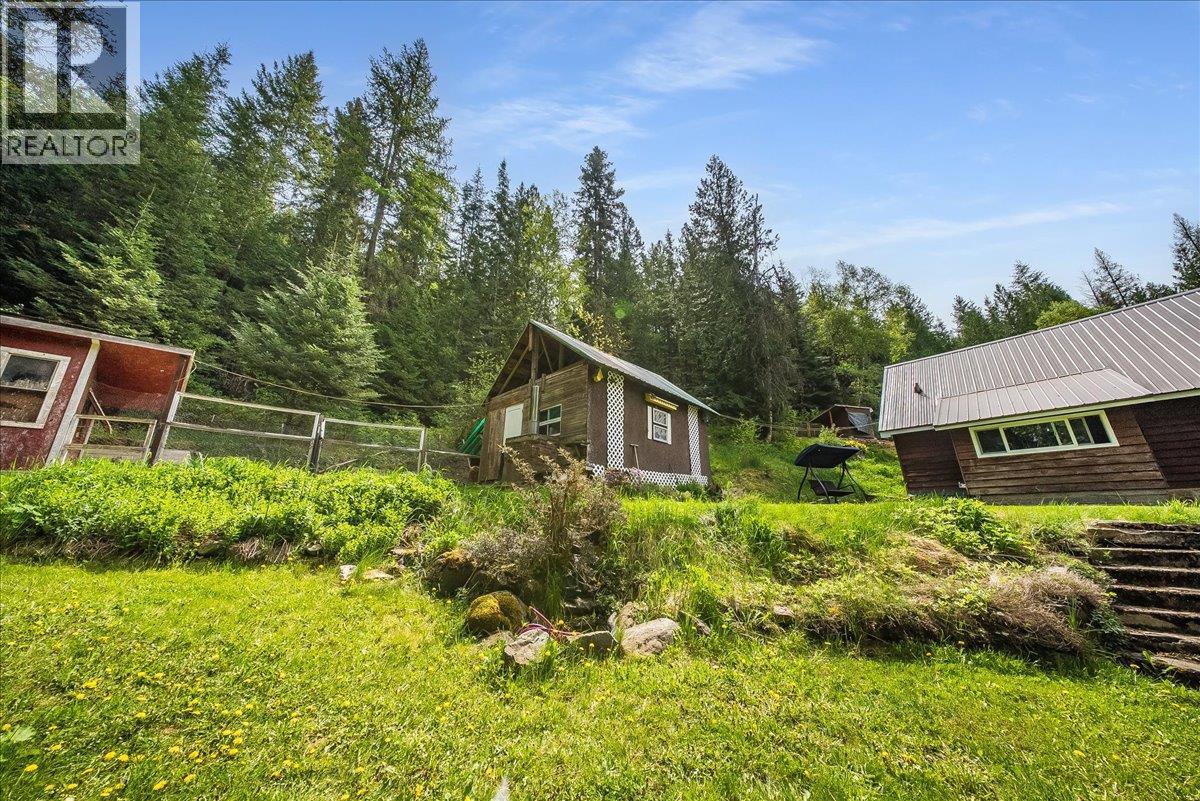 2280 Old Salmo Road - 44