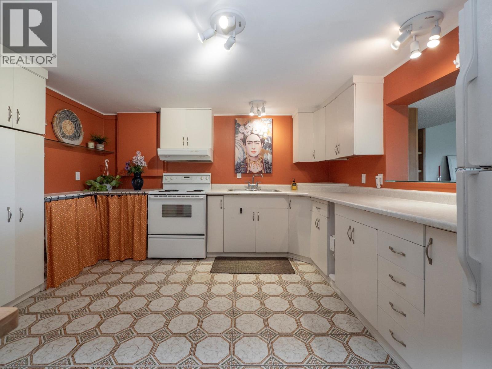 616 N FLETCHER ROAD, Gibsons