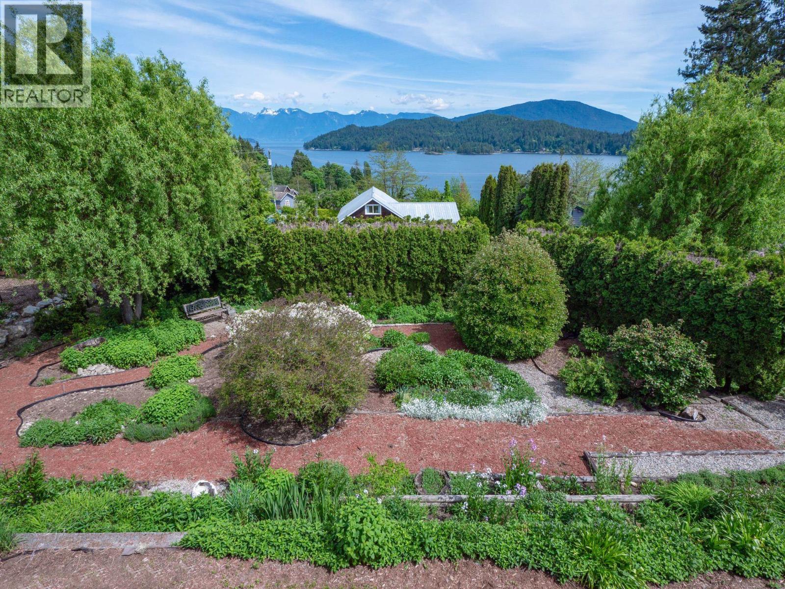616 N FLETCHER ROAD, Gibsons