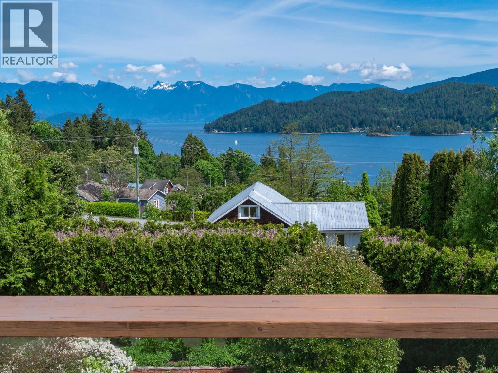 616 N FLETCHER ROAD, Gibsons