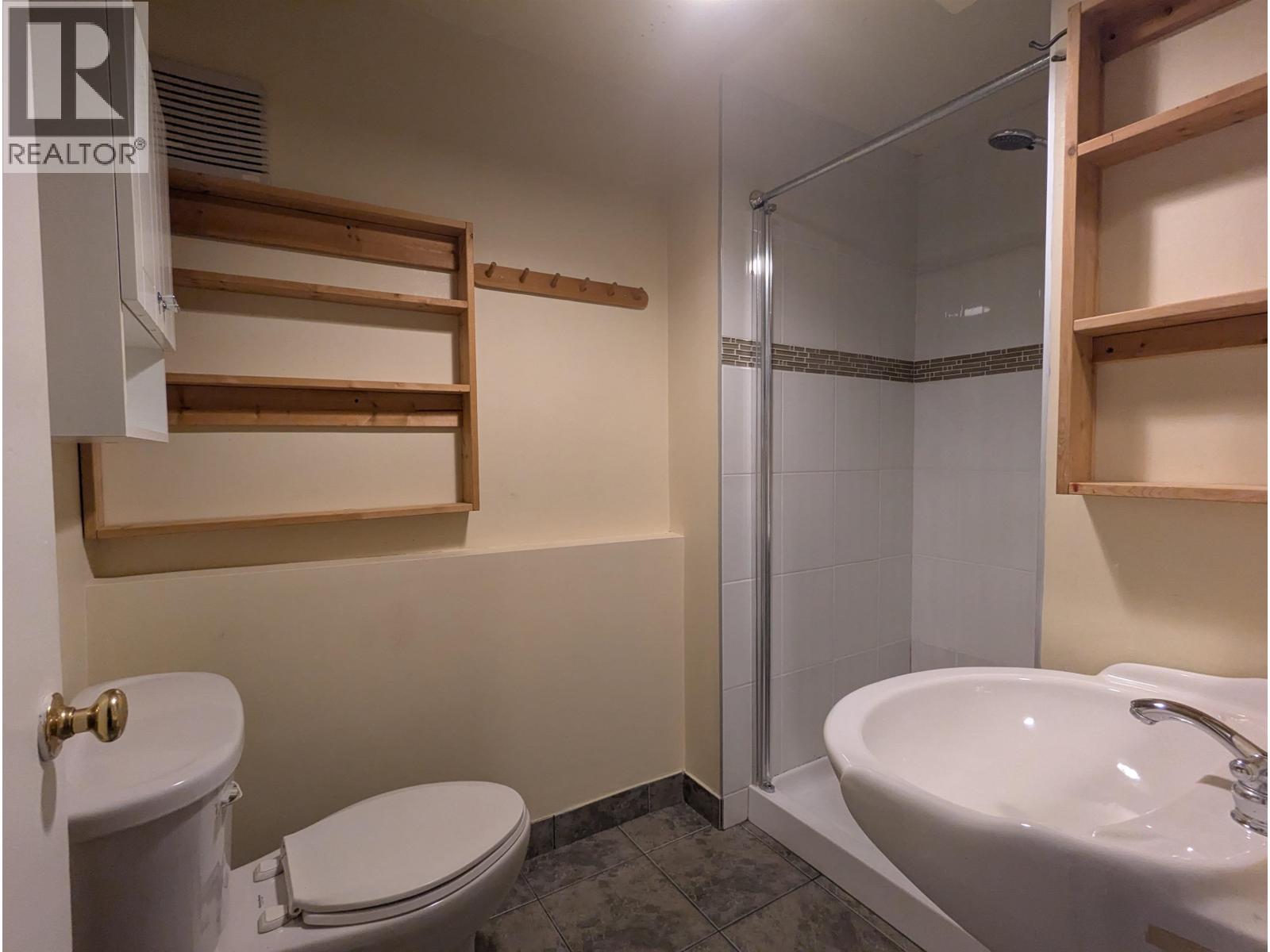 8052 11TH AVENUE — photo 2