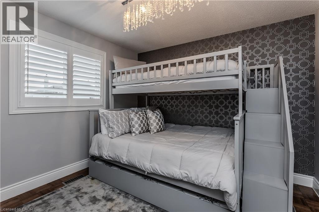 3199 DESMOND Drive - 26