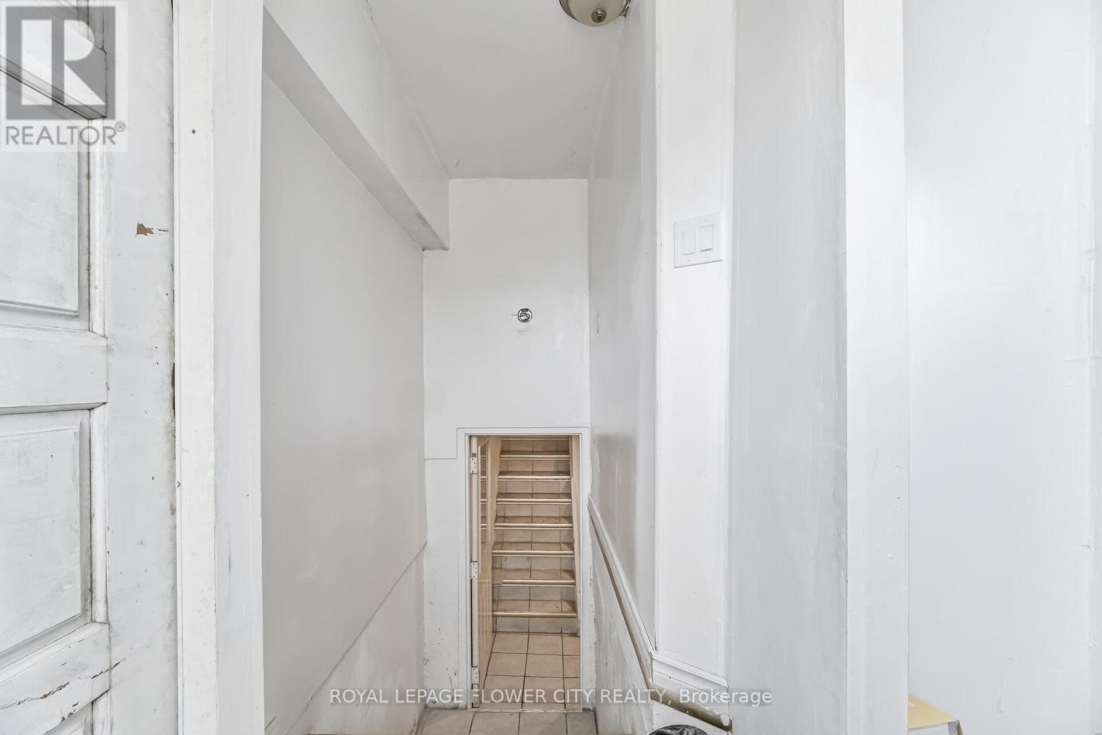 3027 CORAL DRIVE - 27