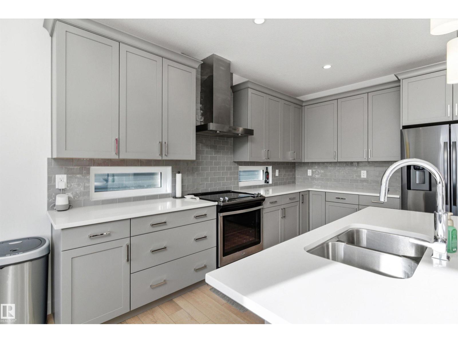 20007 16 AV NW, Edmonton