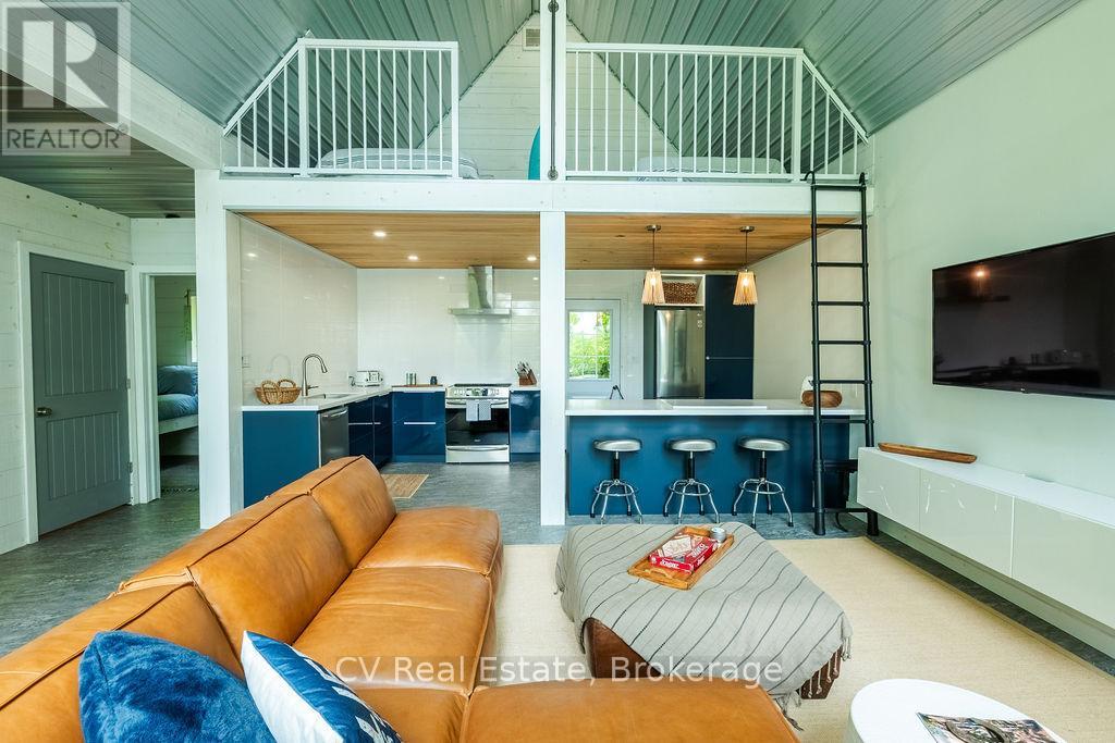 748 BIG ISLAND - 14