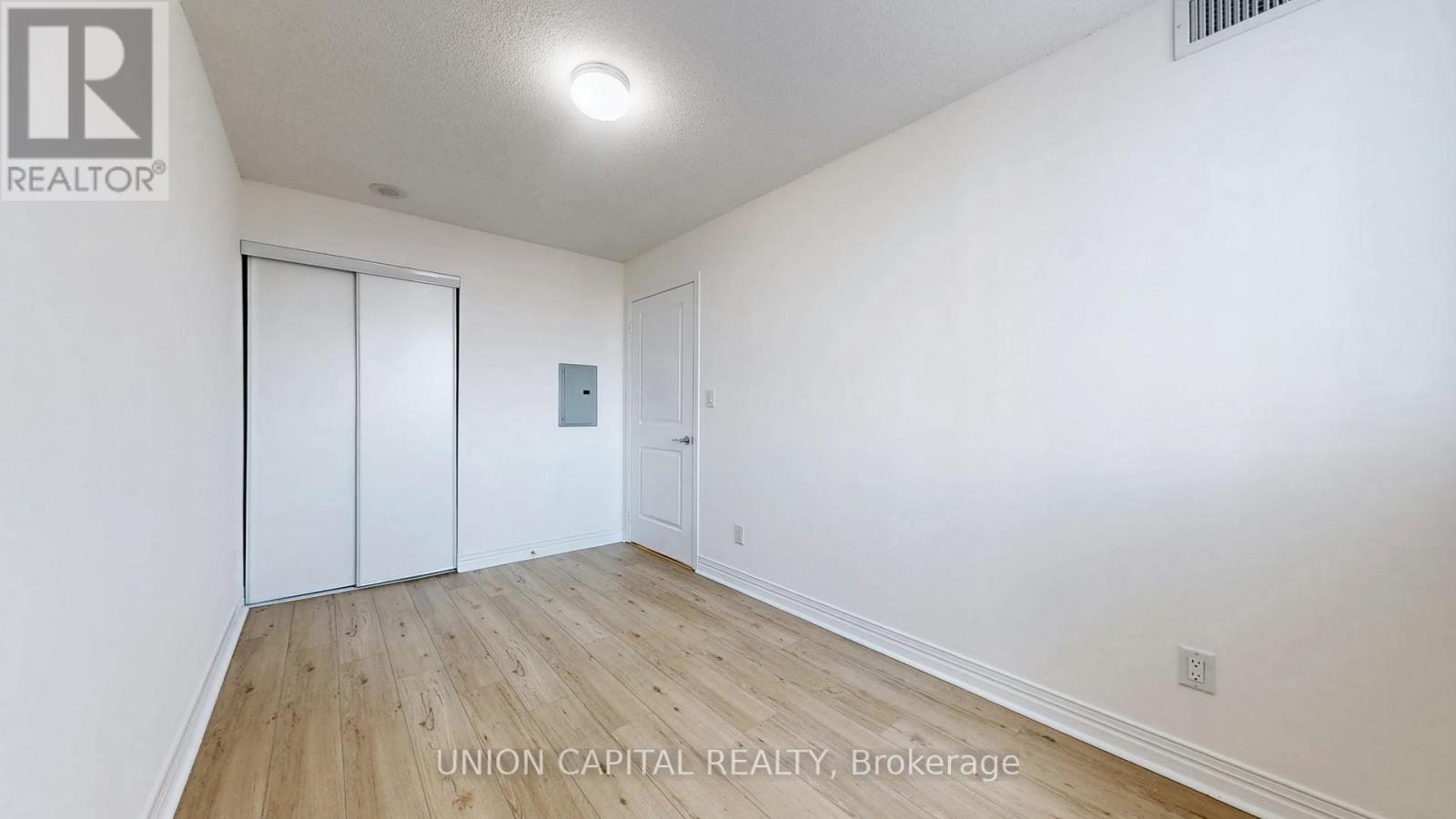 #219 90 SCOTTFIELD DRIVE - 24