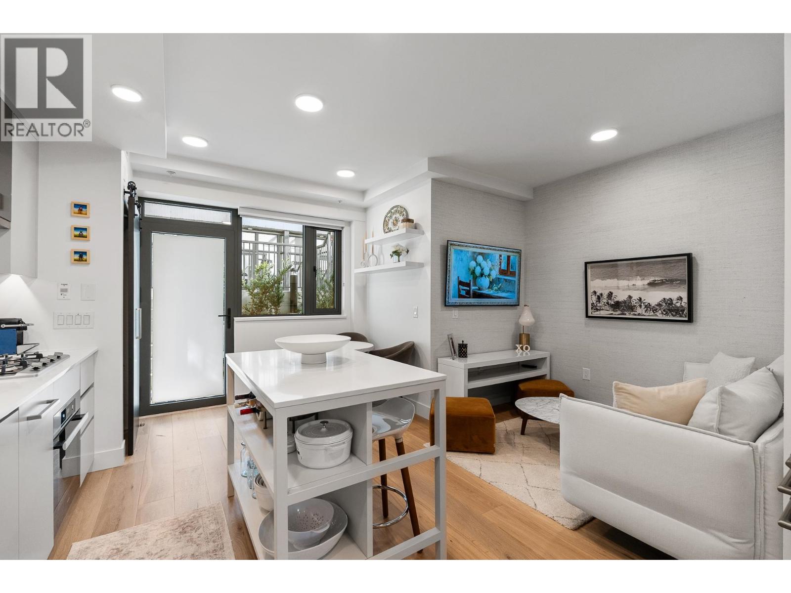 9 2366 BIRCH STREET, West Vancouver