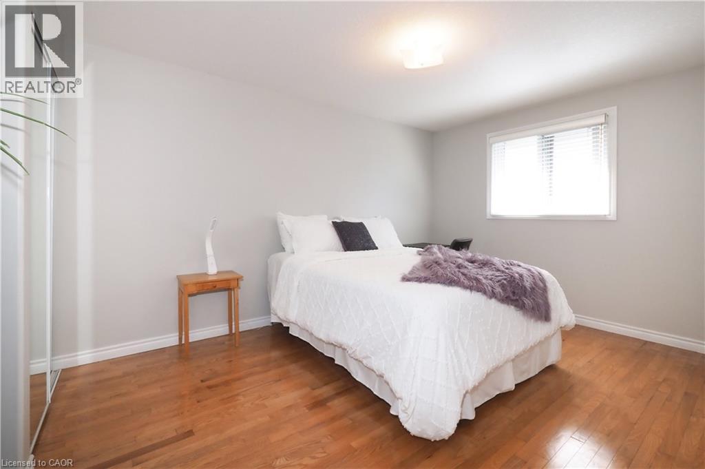 40 DINEEN Court, Kitchener, Ontario, N2B3X3 — Photo 46