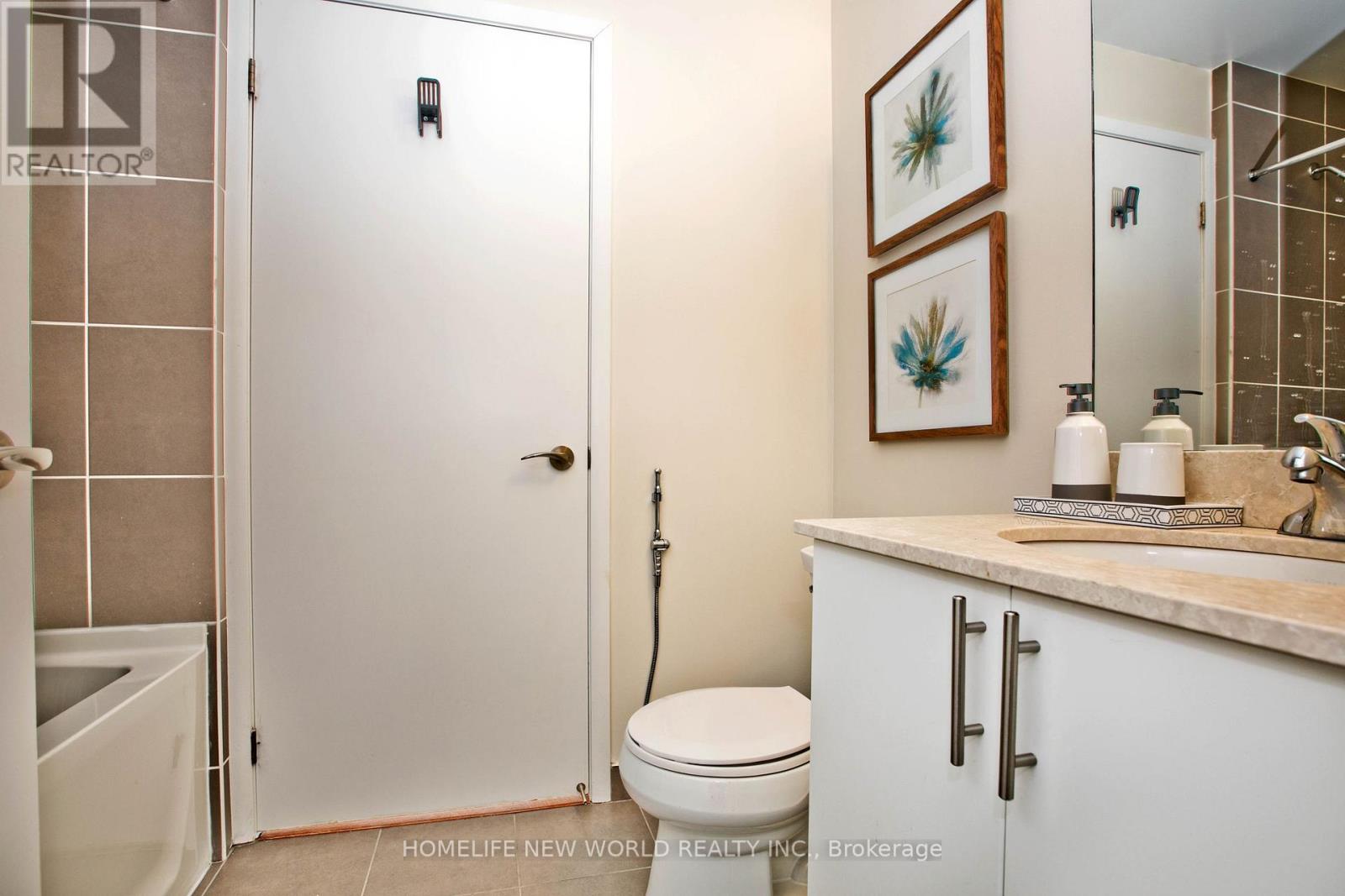 #836 830 LAWRENCE AVENUE W - 11