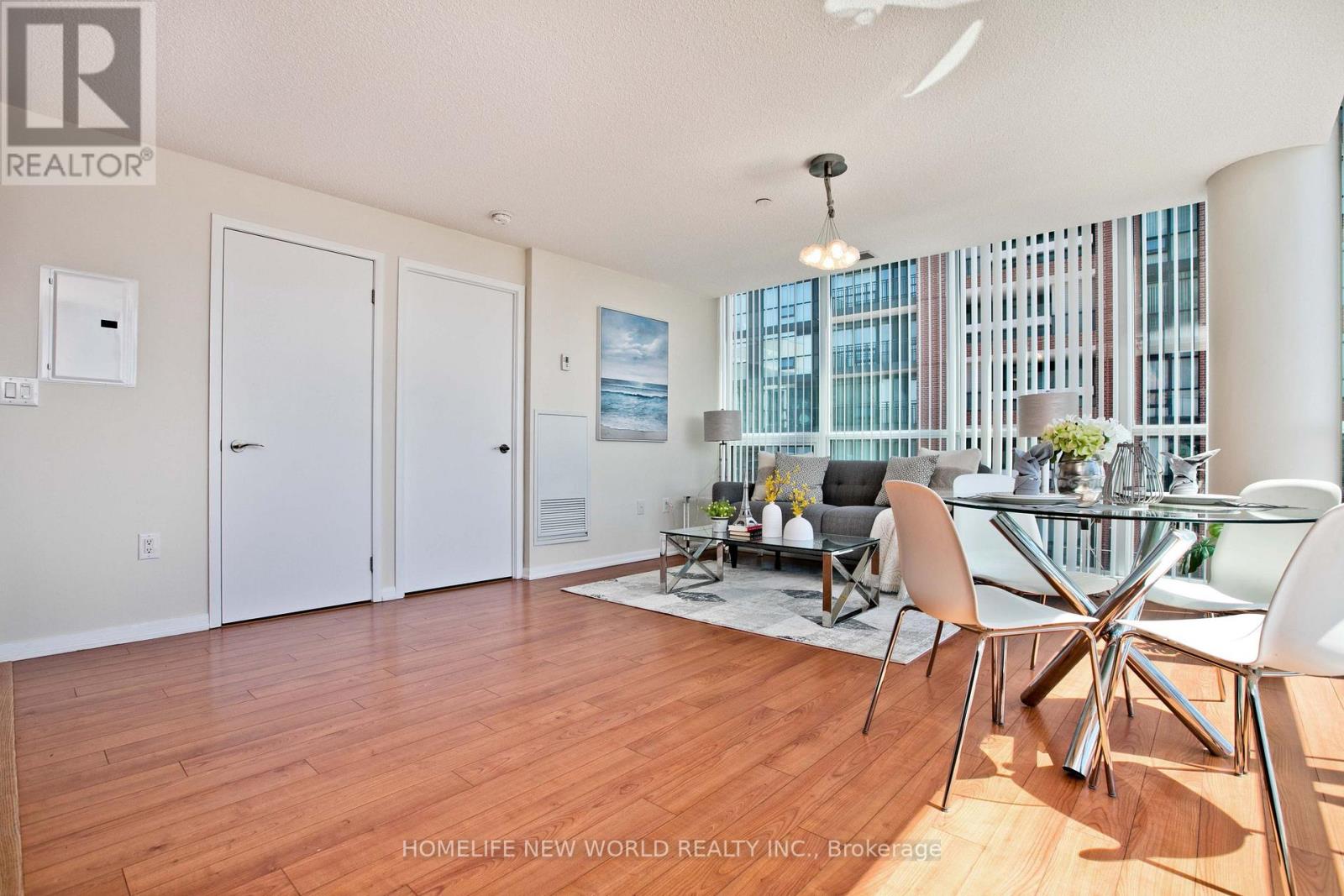 #836 830 LAWRENCE AVENUE W - 5