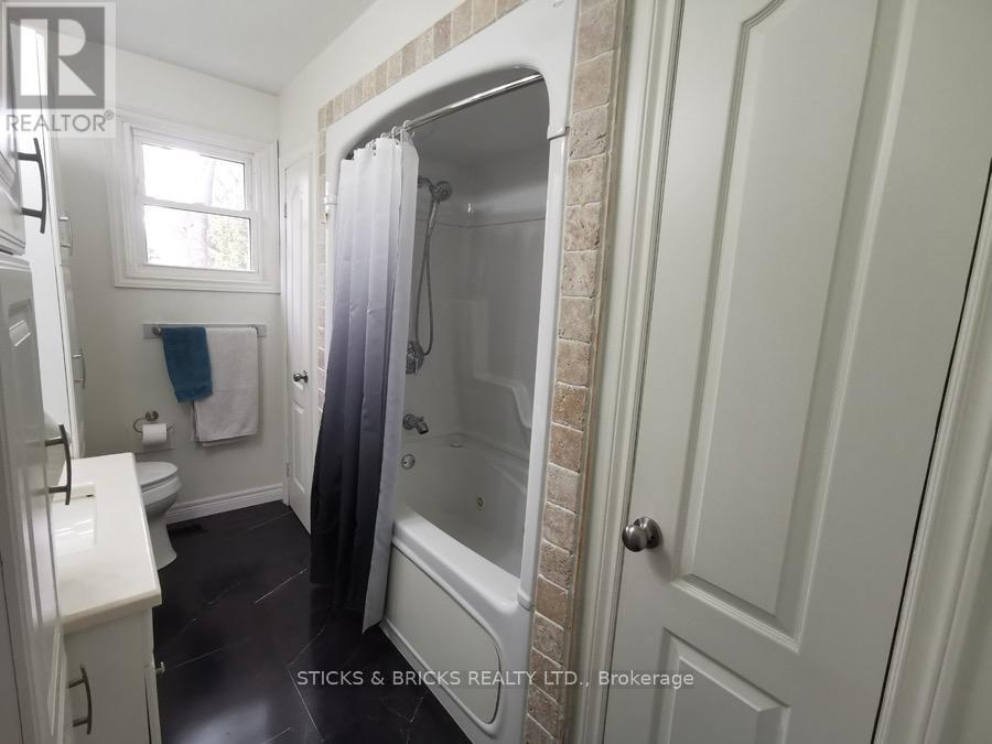 477 DORCHESTER STREET - 18