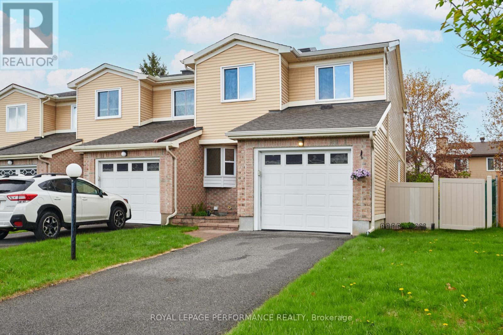 End Unit, Freehold Townhome