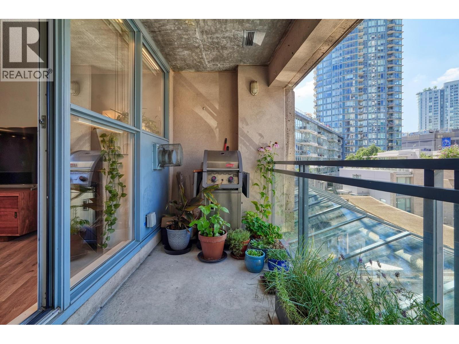 306 183 KEEFER PLACE — photo 2