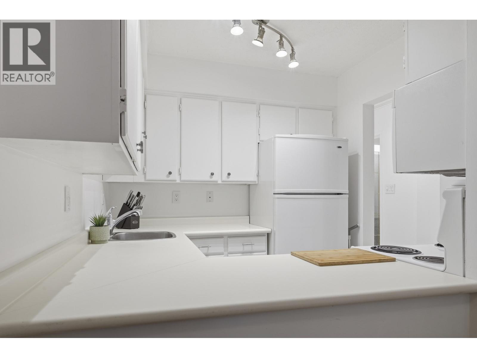 1 Bed, 1 Bath Condo for Sale in Vancouver – 412 1718 NELSON STREET, Vancouver – MLS# R3111946 - Image 9