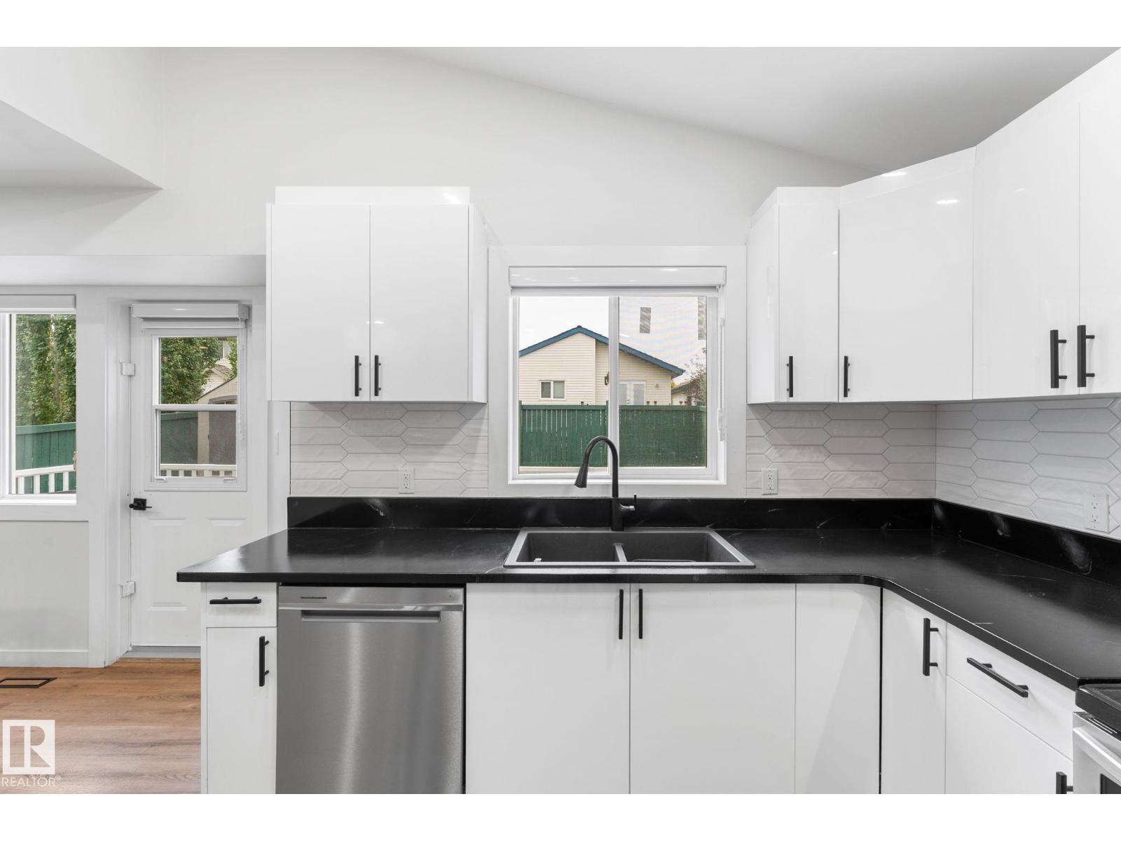 362 BLACKBURN DR E SW, Edmonton