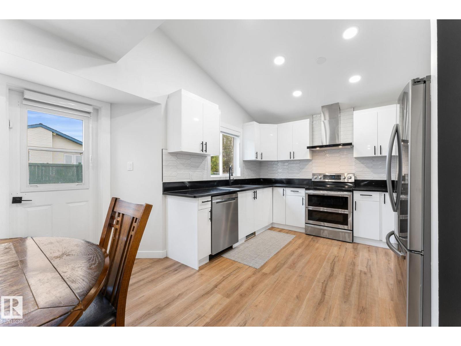 362 BLACKBURN DR E SW, Edmonton