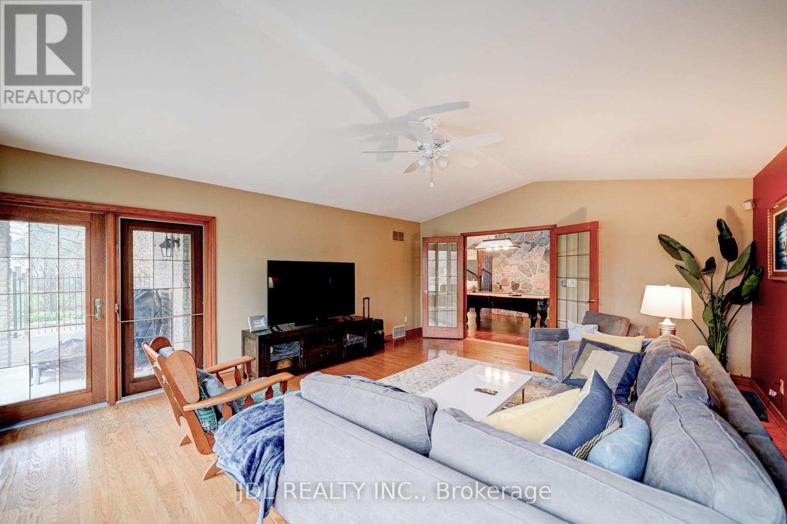 2033 NIAGARA RIVER PARKWAY - 25