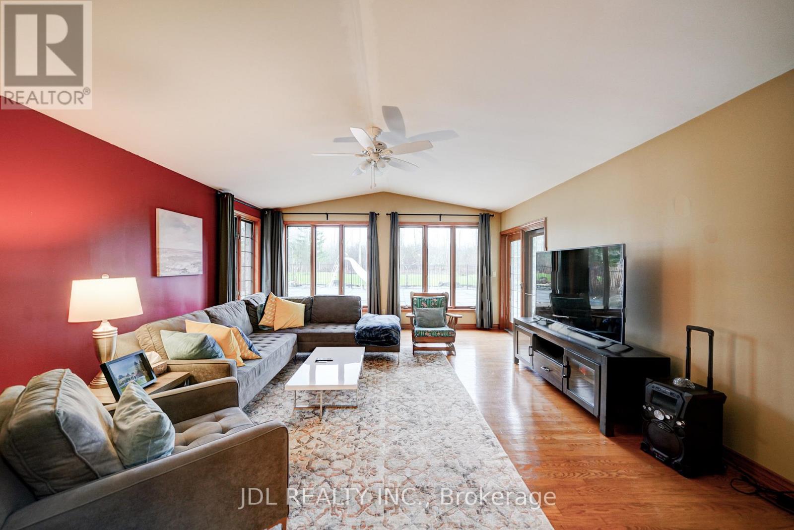 2033 NIAGARA RIVER PARKWAY - 21