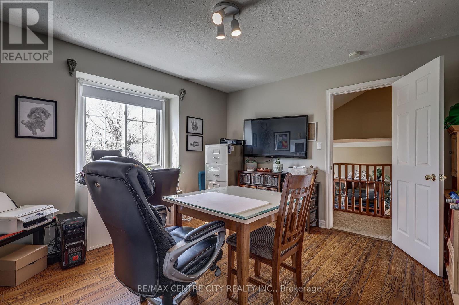 3 STEEPLECHASE COURT - 26