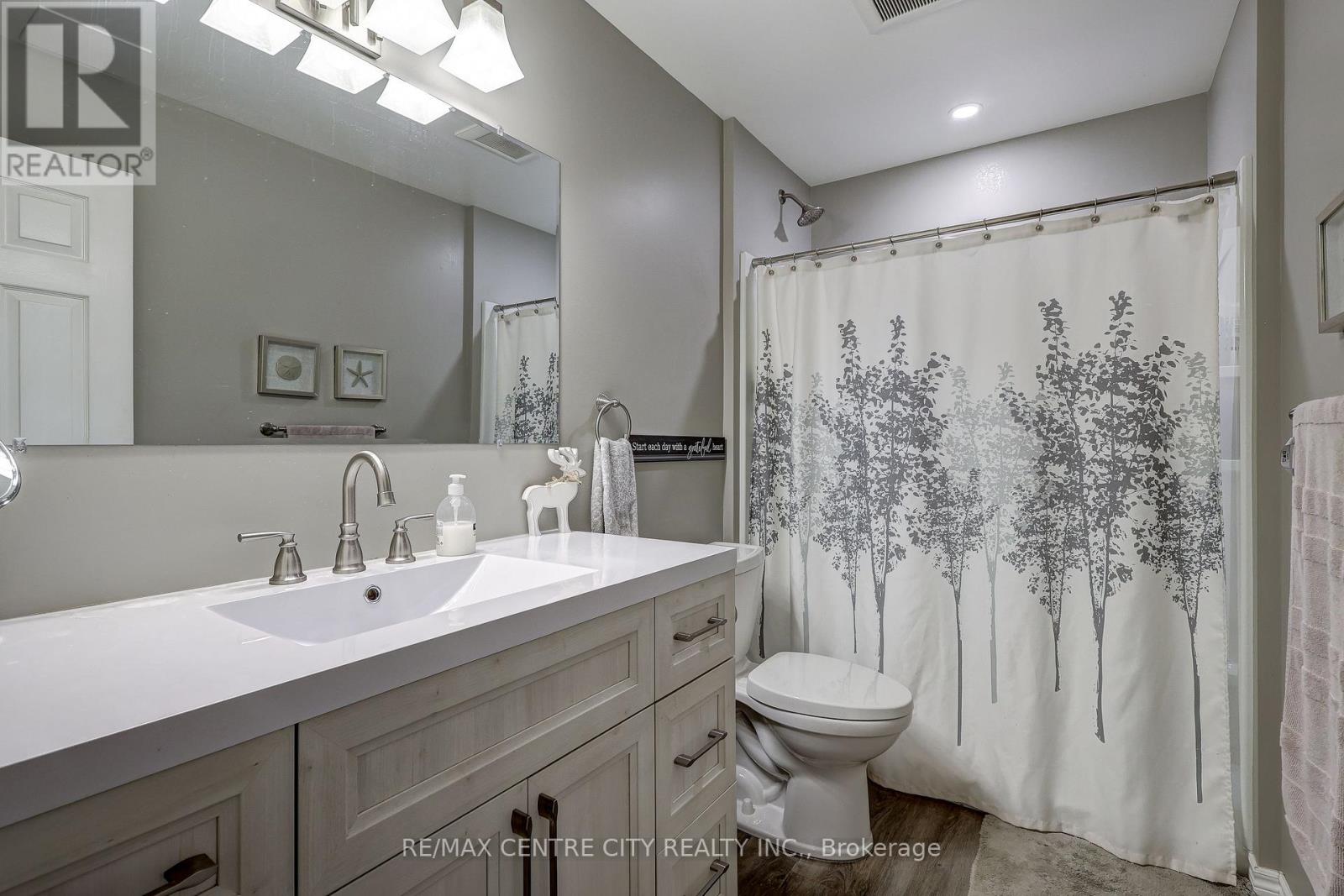 3 STEEPLECHASE COURT - 36