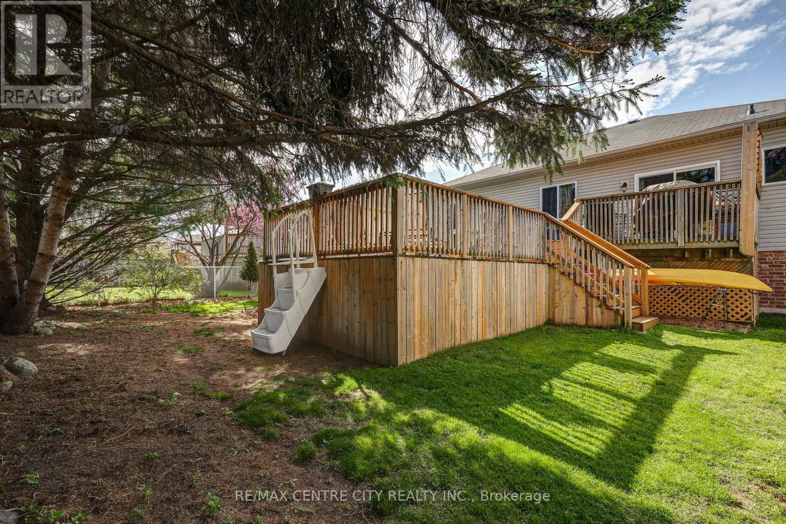 3 STEEPLECHASE COURT - 46