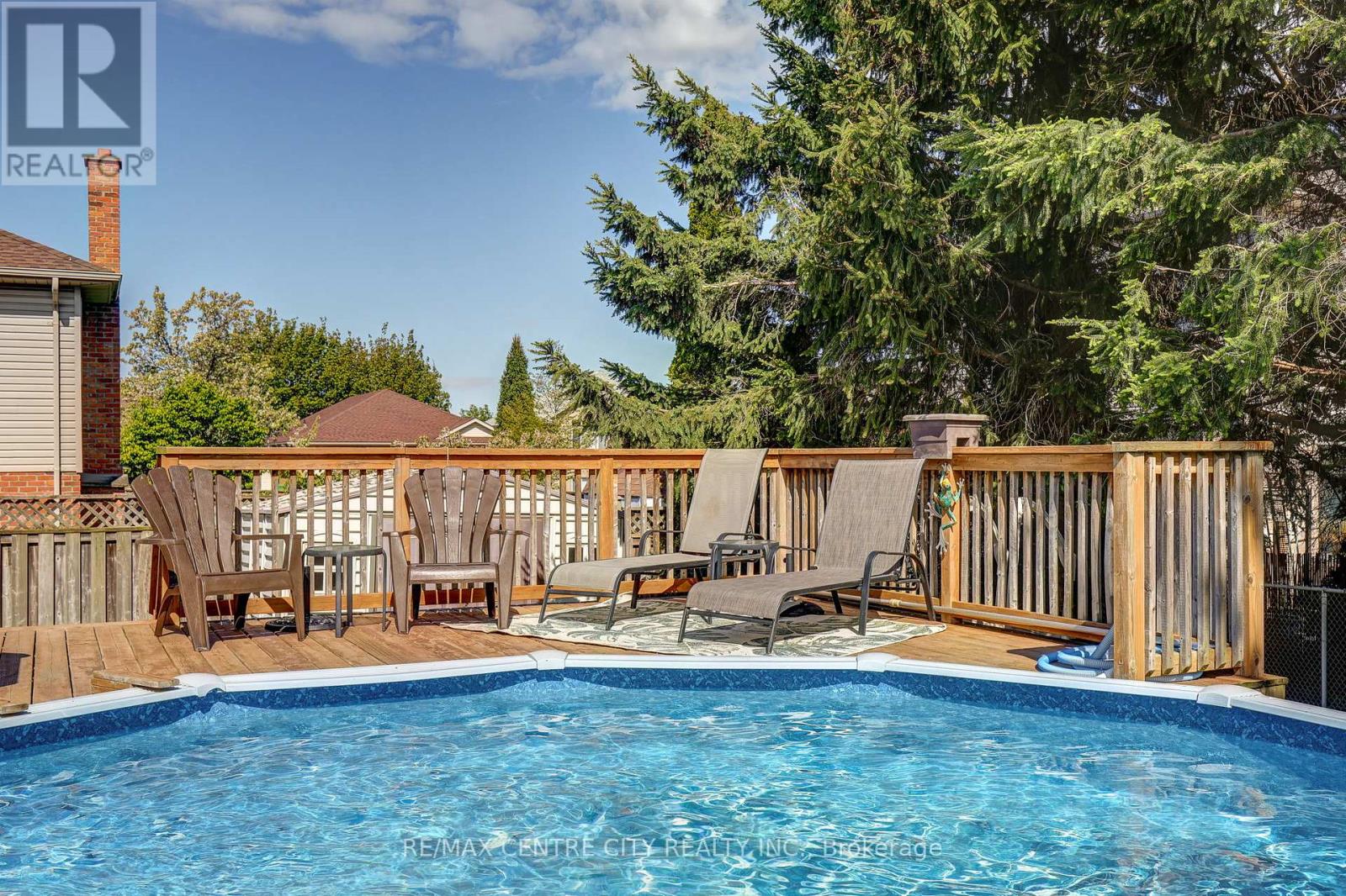 3 STEEPLECHASE COURT - 43