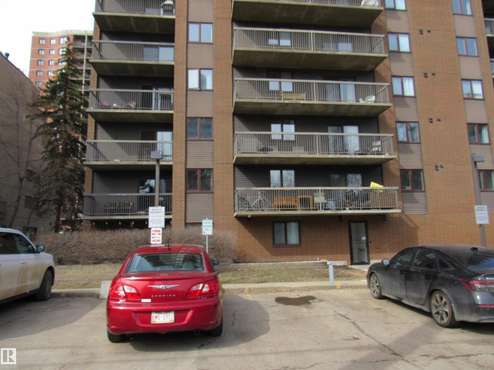#1002 9929 113 ST NW - 43