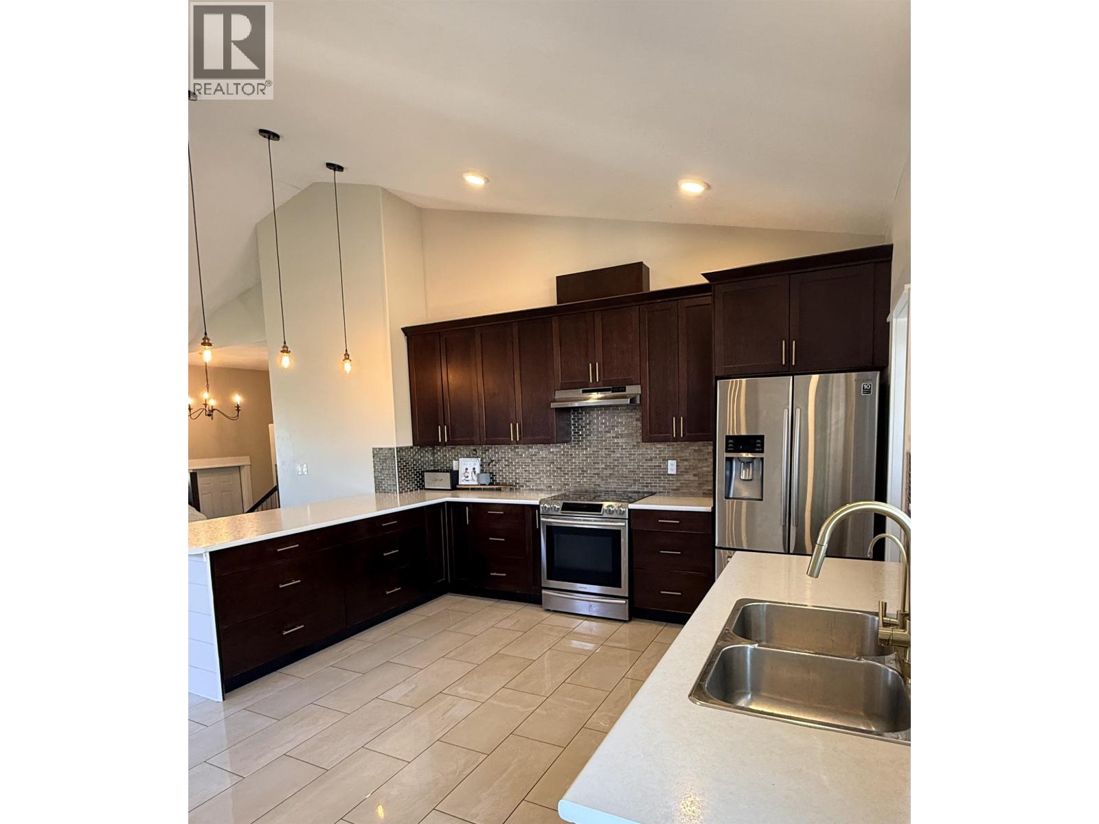 8612 116 AVENUE - 10