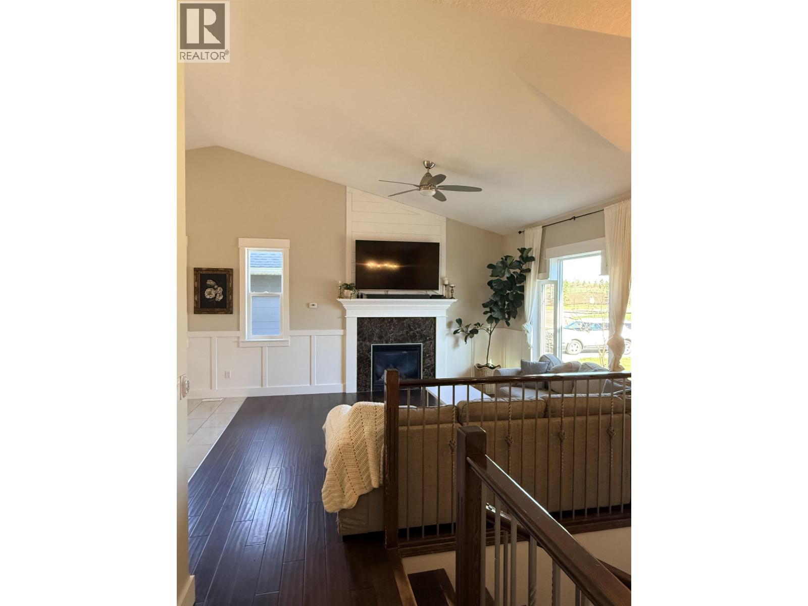 8612 116 AVENUE - 9