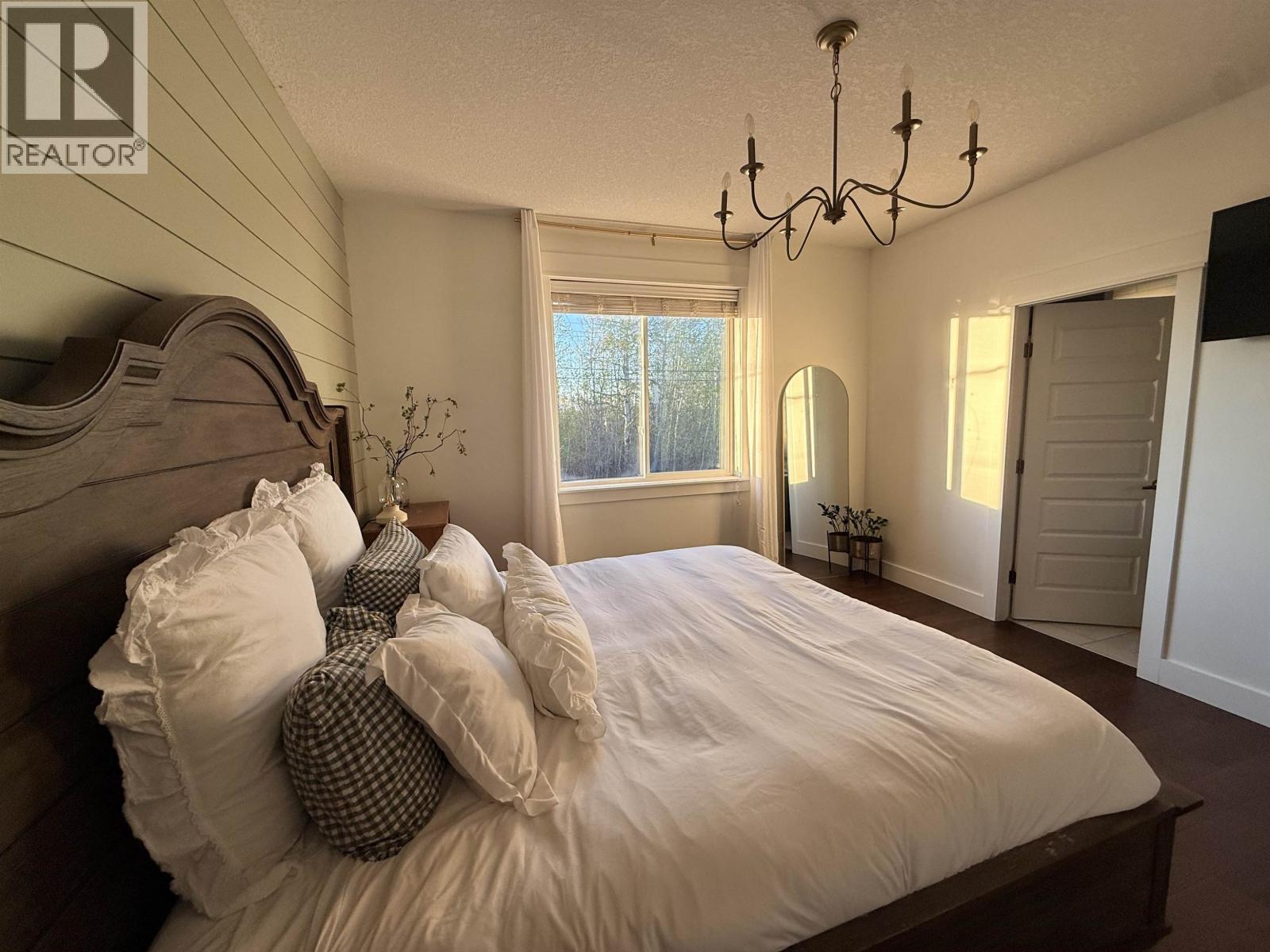 8612 116 AVENUE - 15