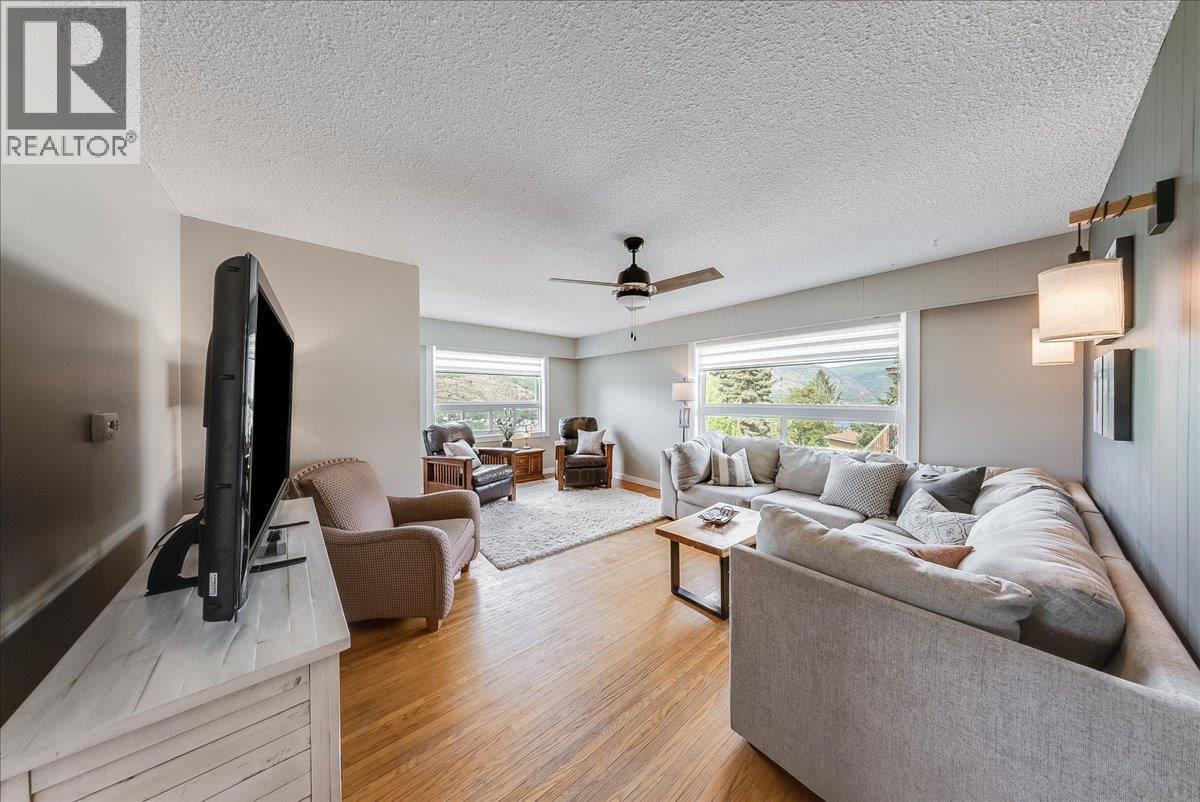 1374 MOUNTAIN Street - 19