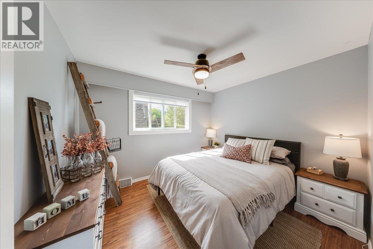 1374 MOUNTAIN Street - 23