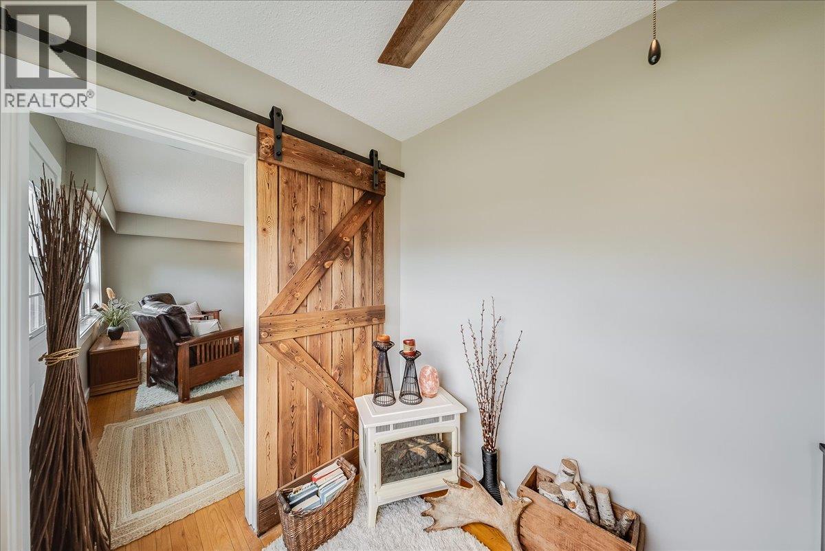1374 MOUNTAIN Street - 21