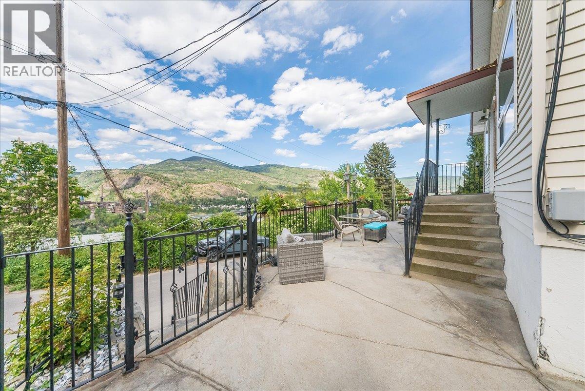 1374 MOUNTAIN Street - 44