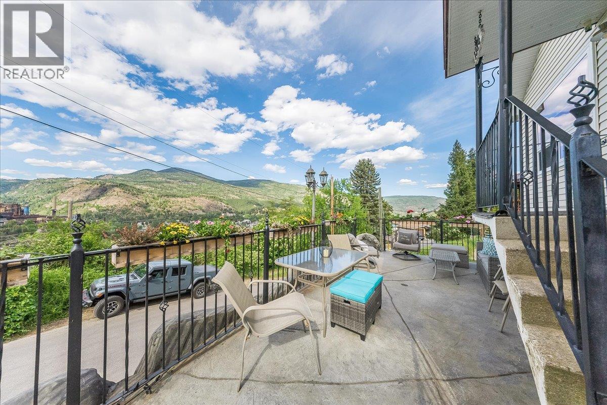 1374 MOUNTAIN Street - 45