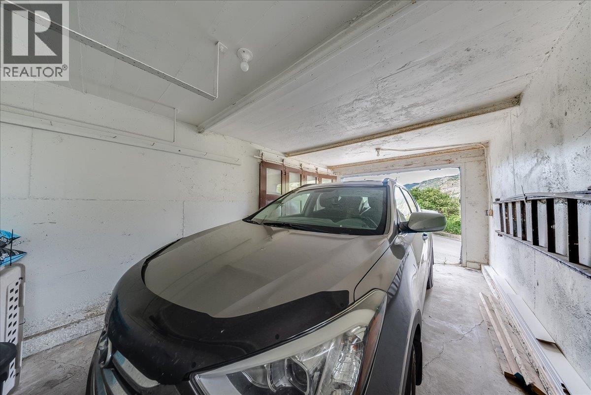1374 MOUNTAIN Street - 60