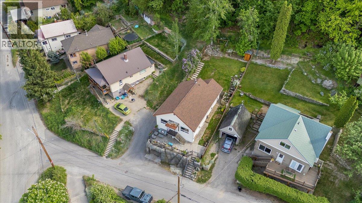 1374 MOUNTAIN Street - 66