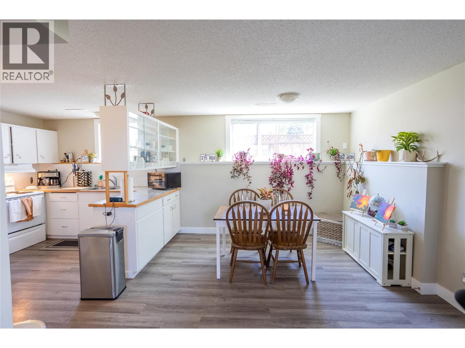 530 Roanoke Avenue - 22