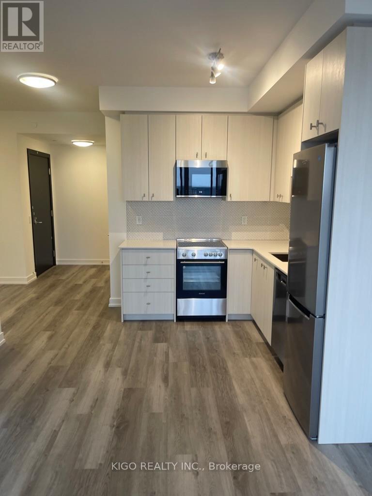 #1108 15 WELLINGTON STREET S - 6
