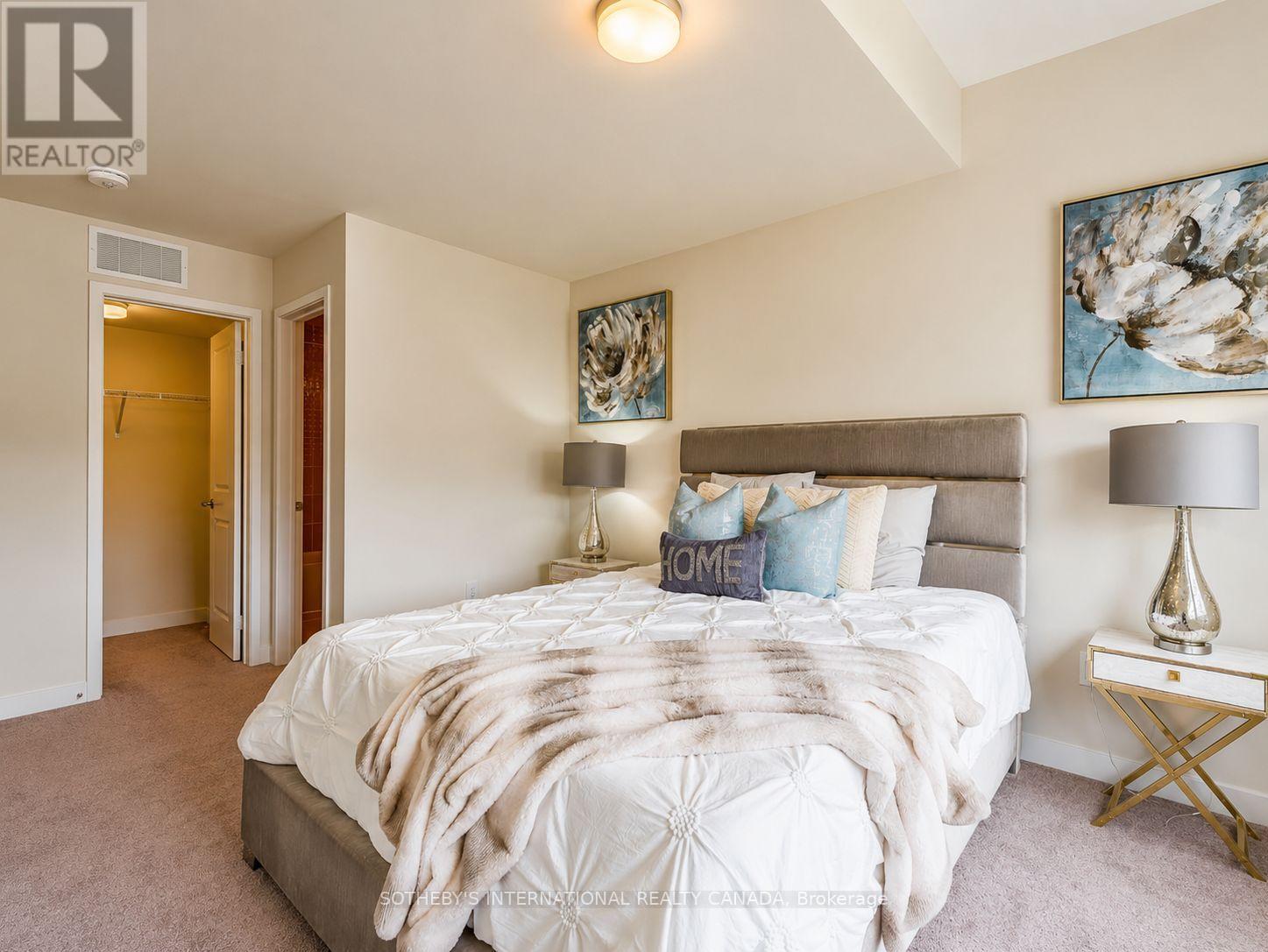 #419 2550 CASTLEGATE CROSSING - 21