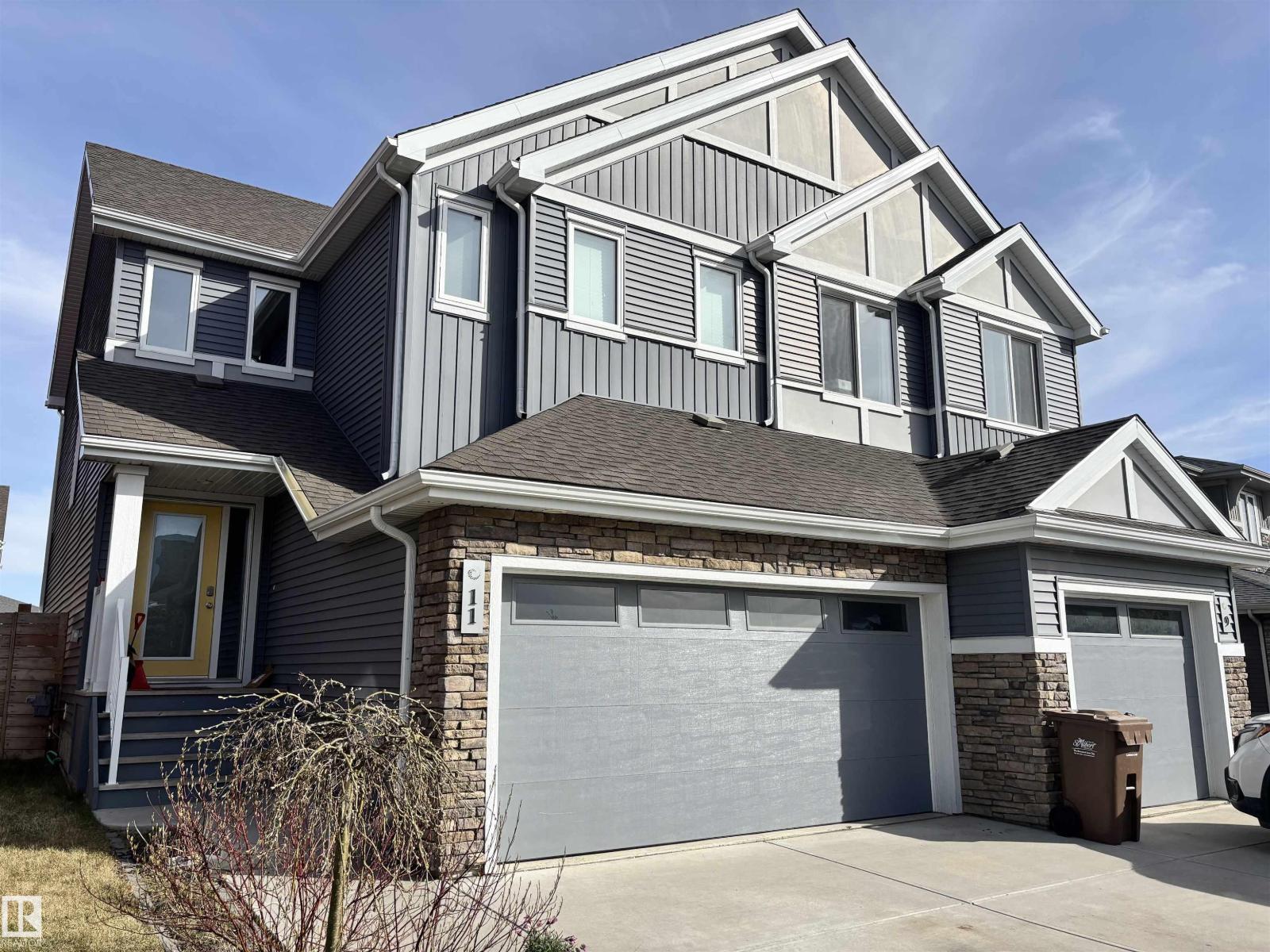 11 JAMES CR, St. Albert