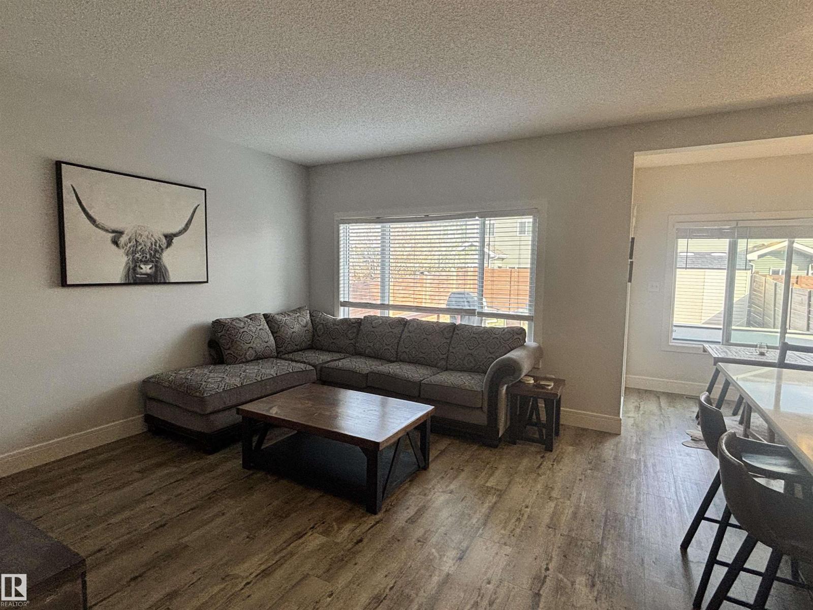 11 JAMES CR, St. Albert