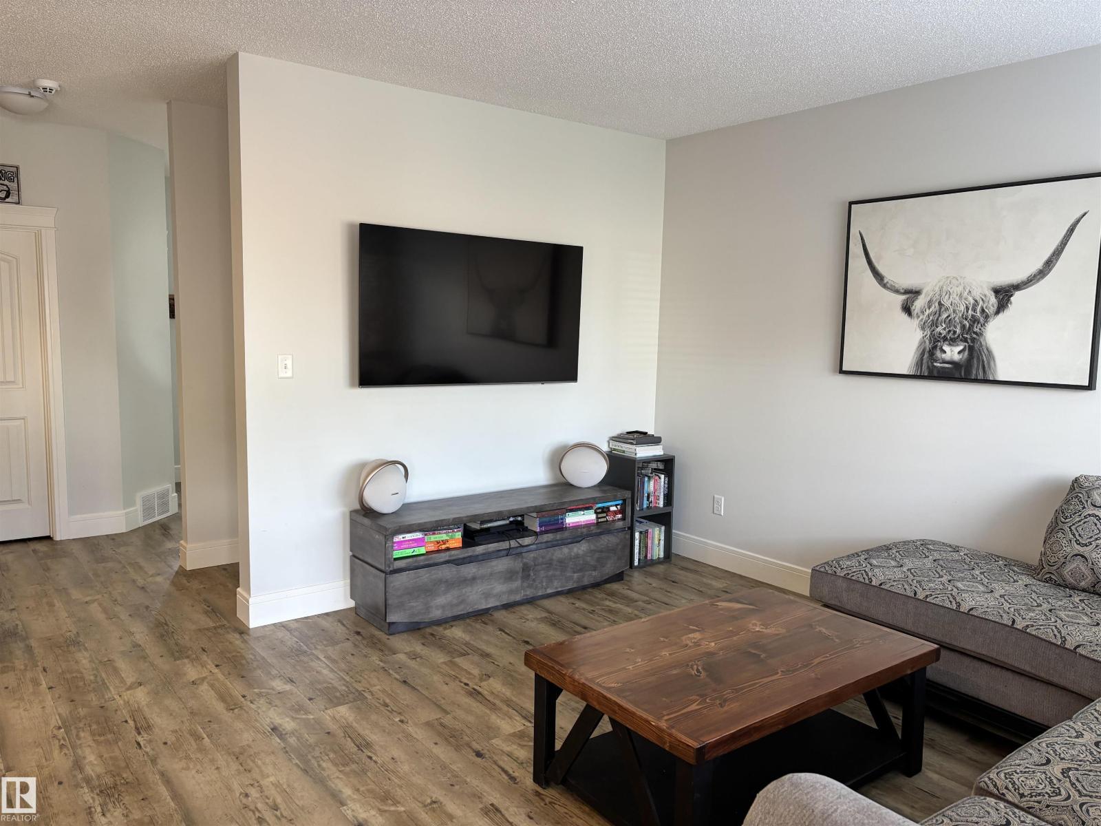 11 JAMES CR, St. Albert