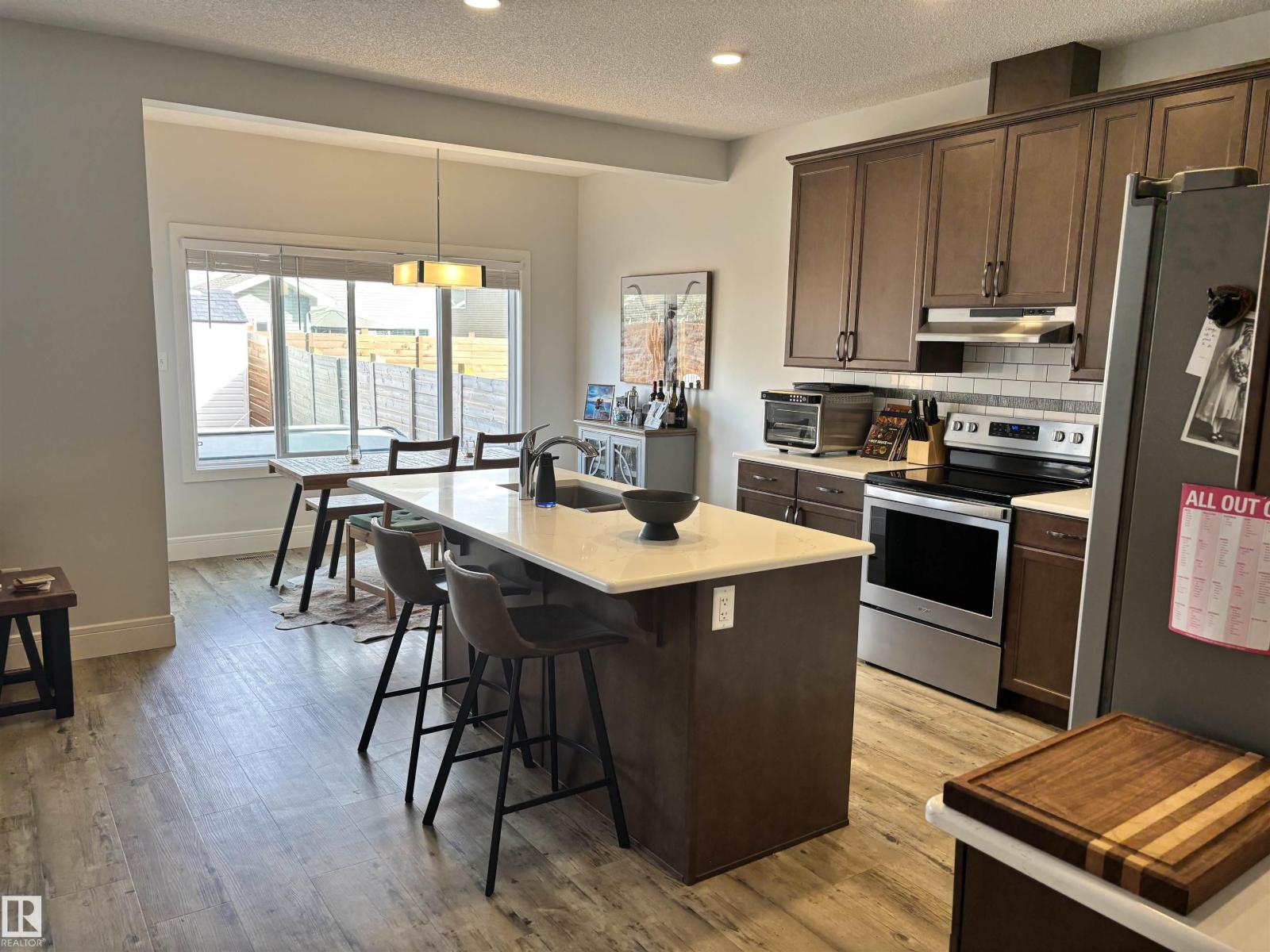 11 JAMES CR, St. Albert