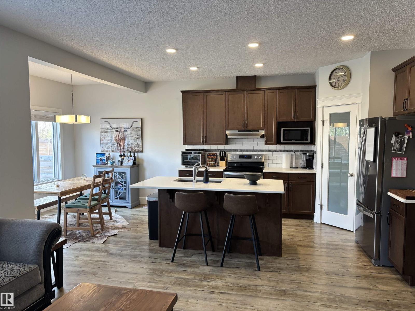 11 JAMES CR, St. Albert