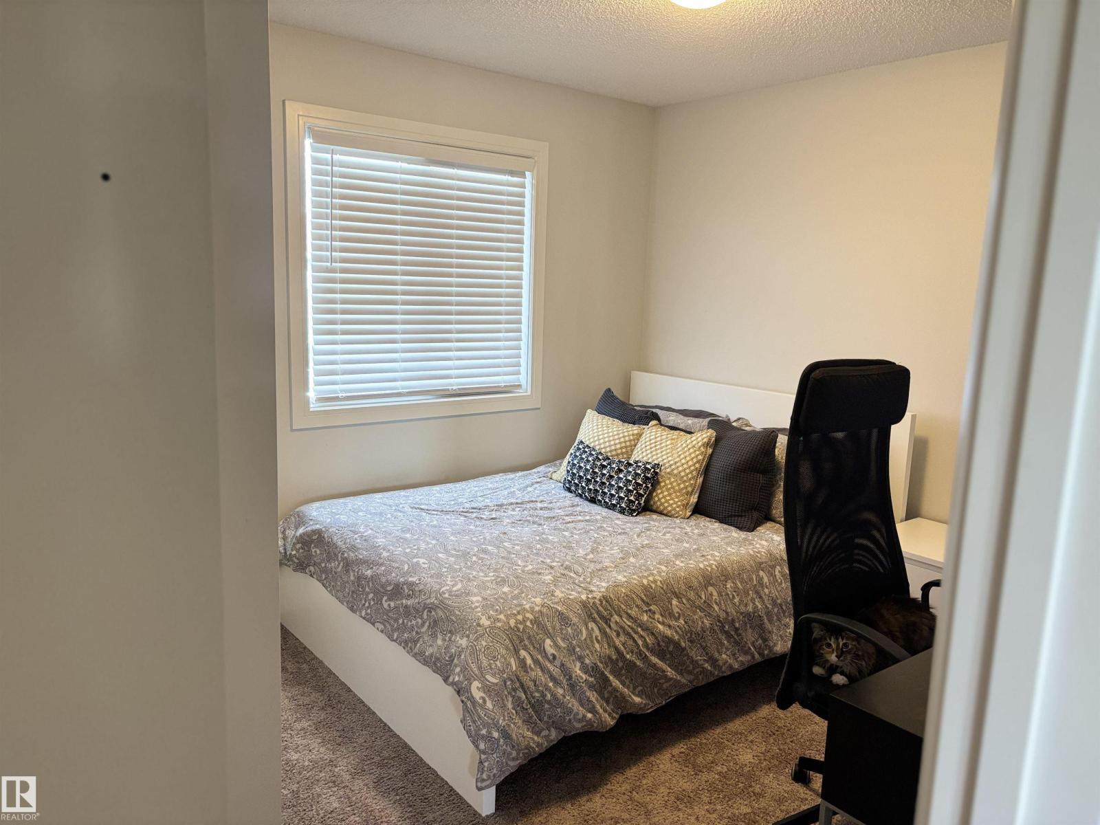 11 JAMES CR, St. Albert